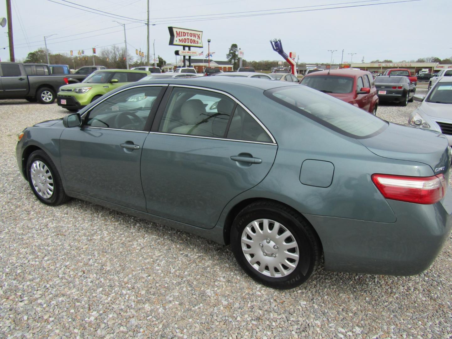 2009 Lt Green /Tan Toyota Camry (4T1BE46K19U) with an 4 Cyl engine, Automatic transmission, located at 15016 S Hwy 231, Midland City, AL, 36350, (334) 983-3001, 31.306210, -85.495277 - Photo#5